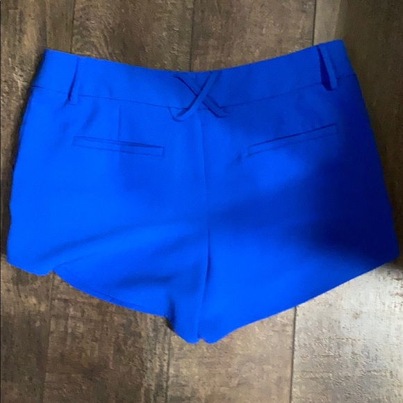 Shorts - Picture 3 of 3